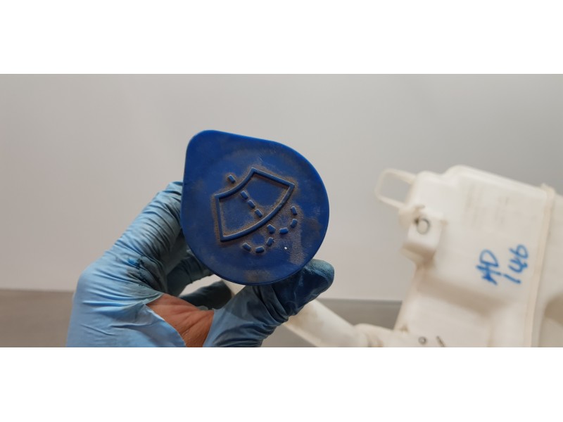 Recambio de deposito limpia para mazda 3 lim. () luxury referencia OEM IAM GHR167481 GHR167480 