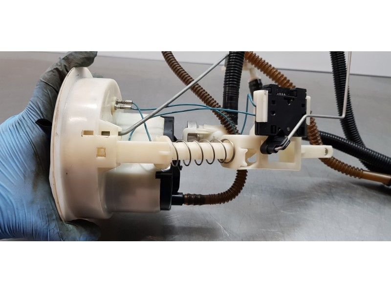 Recambio de aforador para bmw serie 1 berlina (e81/e87) 116i referencia OEM IAM 16117170090  