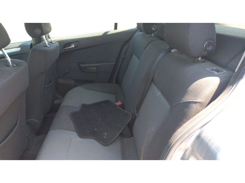 opel astra h berlina del año 2006