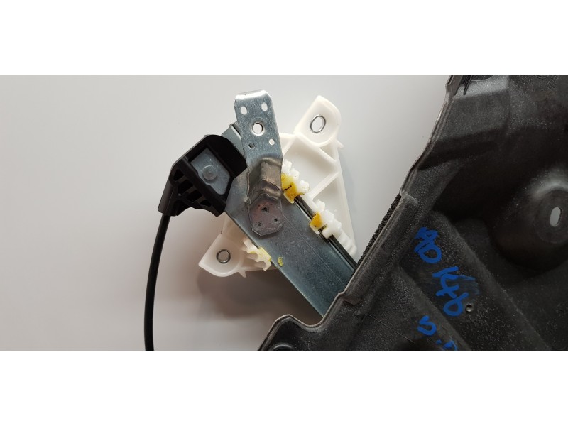 Recambio de elevalunas delantero derecho para mazda 3 lim. () luxury referencia OEM IAM B45C5858X BHS25897XB BHN958590A