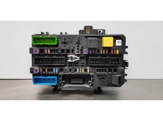 Recambio de caja reles / fusibles para opel zafira b cosmo referencia OEM IAM 13220831M