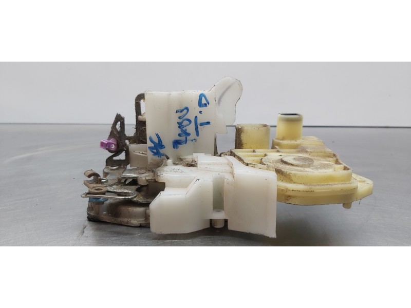 Recambio de cerradura puerta trasera derecha para honda cr-v (rd8) es referencia OEM IAM 72612S9AG01 72115S5A003  Recambio de cerradura puerta trasera derecha para honda cr-v (rd8) es referencia OEM IAM 72612S9AG01 72115S5A003