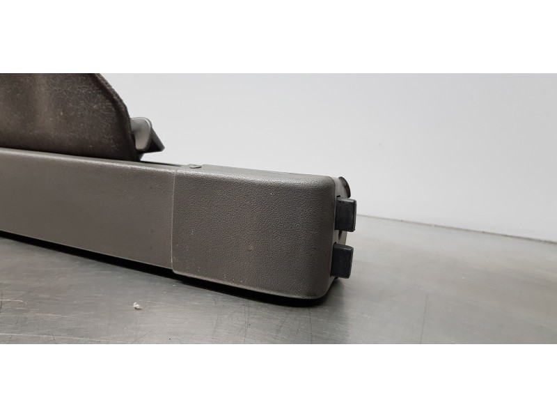 Recambio de bandeja trasera para renault scenic ii authentique referencia OEM IAM 8200278676  