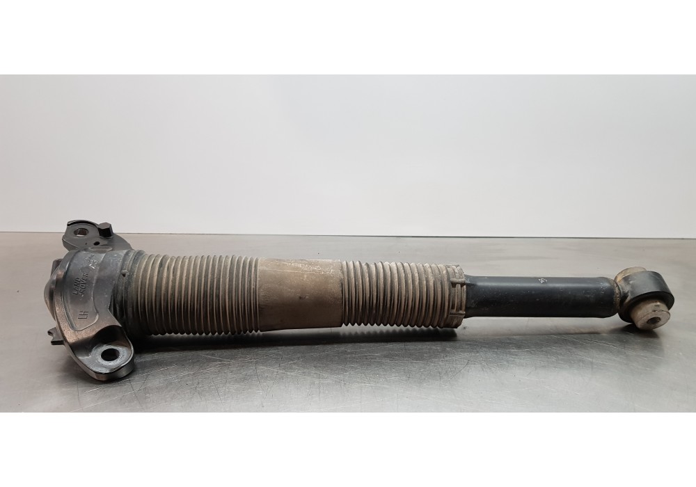Recambio de amortiguador trasero izquierdo para land rover discovery sport pure referencia OEM IAM LR098141 GK7218A145 HK7218080