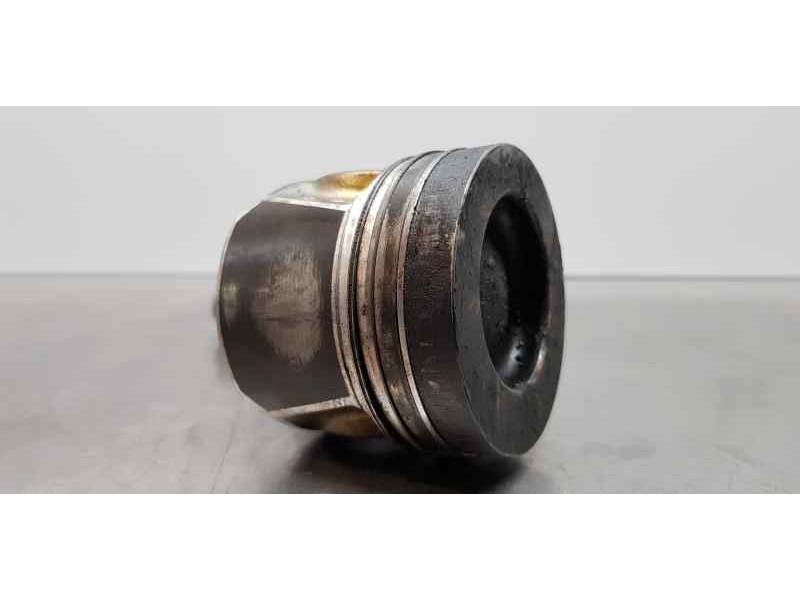 Recambio de piston para skoda octavia lim. (5e3) active referencia OEM IAM 4L107065D 4L105401A  Recambio de piston para skoda octavia lim. (5e3) active referencia OEM IAM 4L107065D 4L105401A