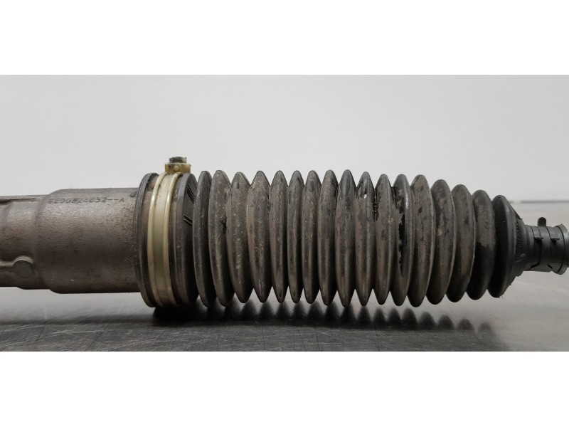 Recambio de cremallera direccion para renault scenic ii authentique referencia OEM IAM 8200324632  