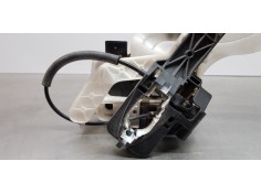 Recambio de cerradura puerta trasera derecha para hyundai ix35 classic 2wd referencia OEM IAM 814202Y010  