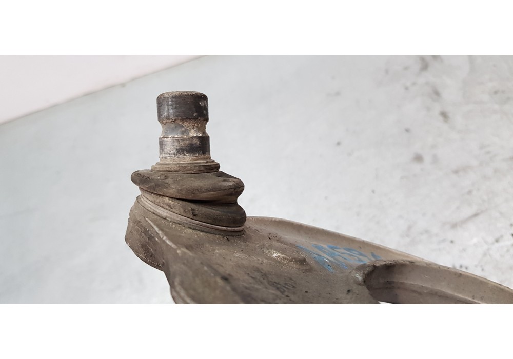 Recambio de brazo suspension superior delantero derecho para bmw serie 5 lim. (f10) 530d referencia OEM IAM 31126775967  