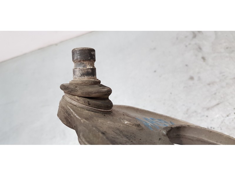 Recambio de brazo suspension superior delantero derecho para bmw serie 5 lim. (f10) 530d referencia OEM IAM 31126775967  