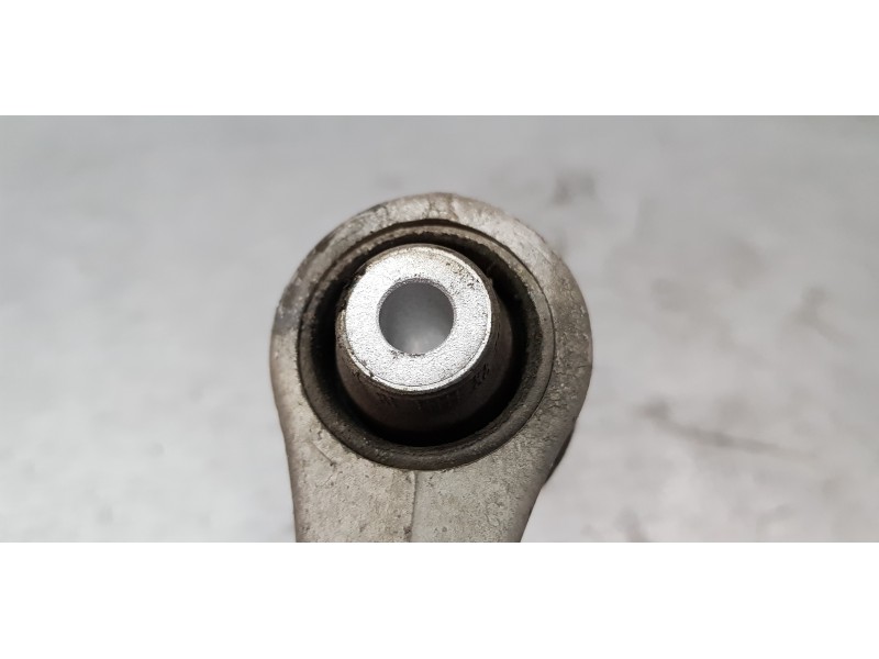 Recambio de brazo suspension superior delantero izquierdo para bmw serie 5 lim. (f10) 530d referencia OEM IAM 31126775967  