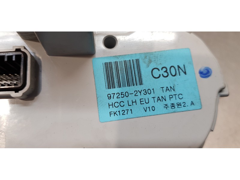 Recambio de mando climatizador para hyundai ix35 classic 2wd referencia OEM IAM 972502Y301   Recambio de mando climatizador para hyundai ix35 classic 2wd referencia OEM IAM 972502Y301