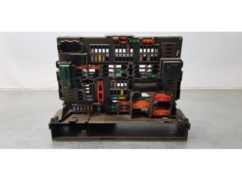 Recambio de caja reles / fusibles para bmw serie 1 coupe (e82) 123d referencia OEM IAM 9119446   Recambio de caja reles / fusibles para bmw serie 1 coupe (e82) 123d referencia OEM IAM 9119446