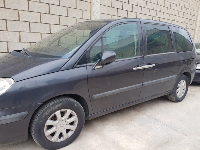 peugeot 807 del año 2003