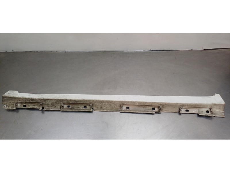 Recambio de faldon lateral para toyota verso life referencia OEM IAM 758520F900   Recambio de faldon lateral para toyota verso life referencia OEM IAM 758520F900