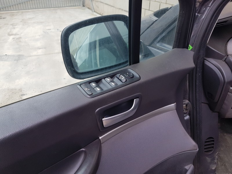 peugeot 807 del año 2003