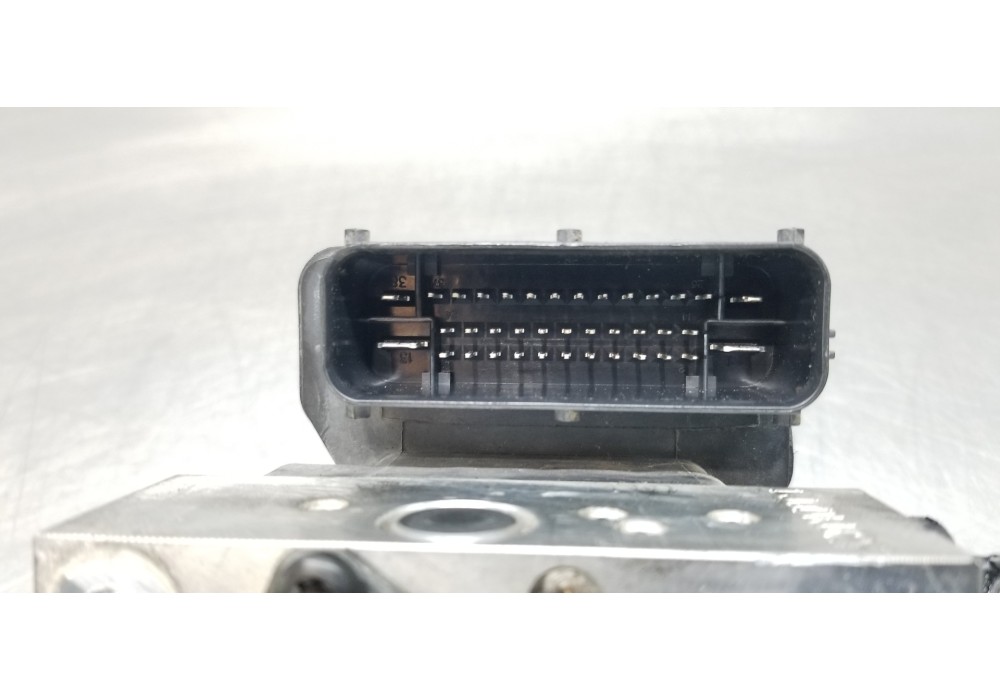 Recambio de abs para kia sportage emotion 4x2 referencia OEM IAM 589203U310  