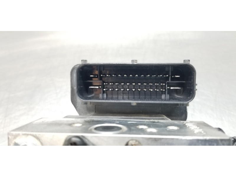 Recambio de abs para kia sportage emotion 4x2 referencia OEM IAM 589203U310  