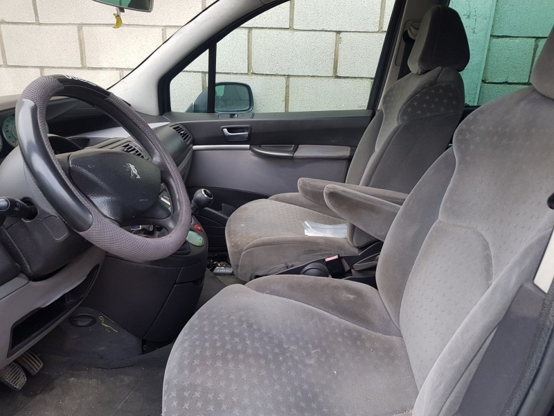 peugeot 807 del año 2003