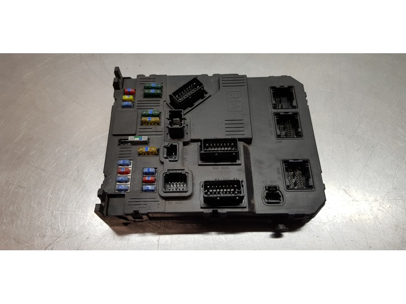 Recambio de caja reles / fusibles para peugeot 407 sw premium referencia OEM IAM 9655708480   Recambio de caja reles / fusibles para peugeot 407 sw premium referencia OEM IAM 9655708480