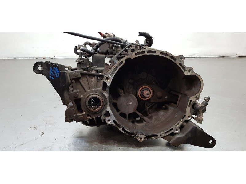 Recambio de caja cambios para hyundai matrix (fc) 1.5 crdi 16v gls referencia OEM IAM 4300023250  