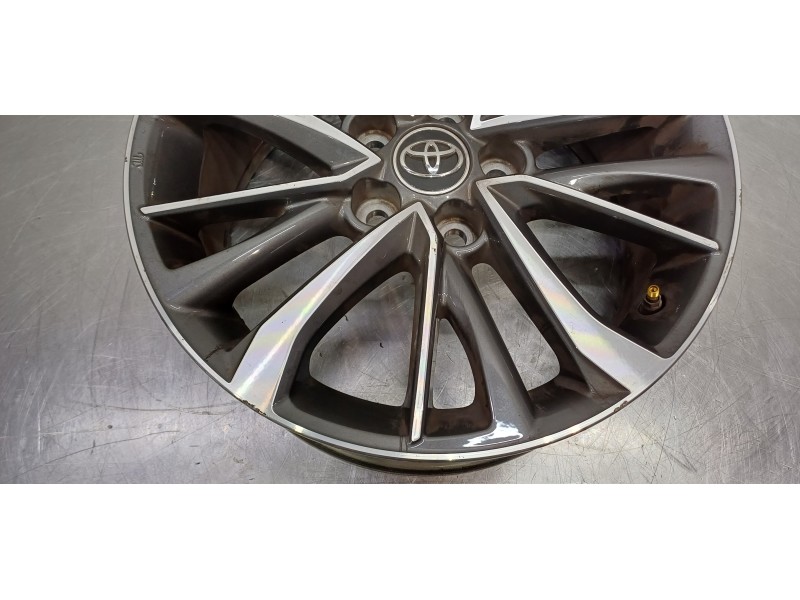 Recambio de llanta para toyota verso life referencia OEM IAM 426110F190   Recambio de llanta para toyota verso life referencia OEM IAM 426110F190