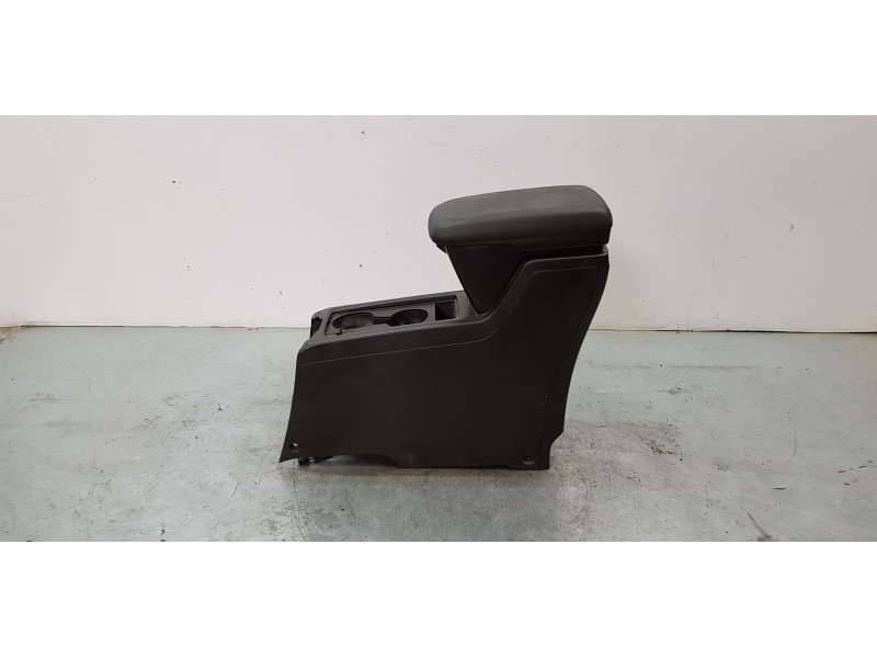 Recambio de apoyabrazos central para chevrolet captiva 2.2 vcdi lt 2wd referencia OEM IAM 42343745   Recambio de apoyabrazos central para chevrolet captiva 2.2 vcdi lt 2wd referencia OEM IAM 42343745