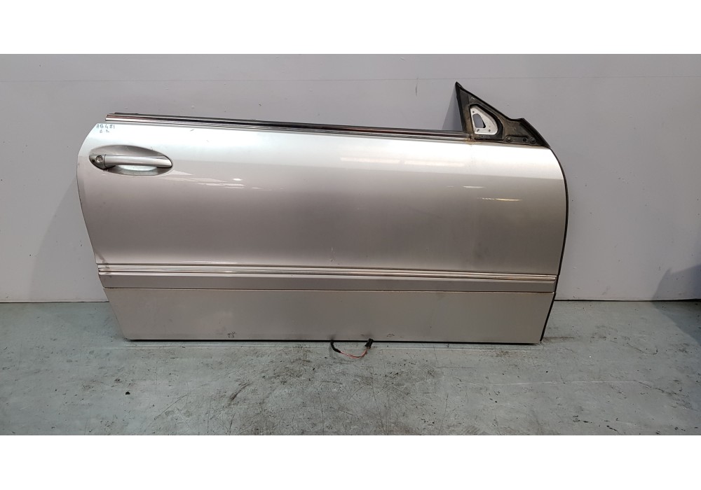 Recambio de puerta delantera derecha para mercedes clase clk (w209) cabrio 200 compressor (209.442) referencia OEM IAM A20972002