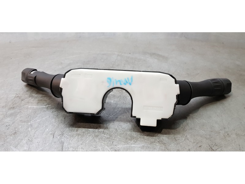 Recambio de mando multifuncion para nissan juke (f15) visia referencia OEM IAM 255601KK0B   Recambio de mando multifuncion para nissan juke (f15) visia referencia OEM IAM 255601KK0B