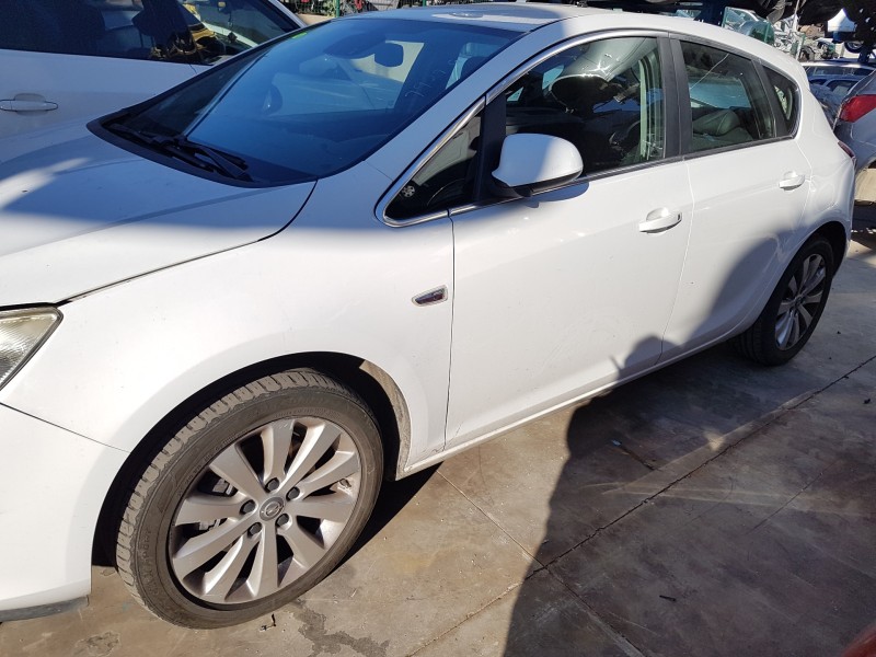 opel astra j lim. del año 2010