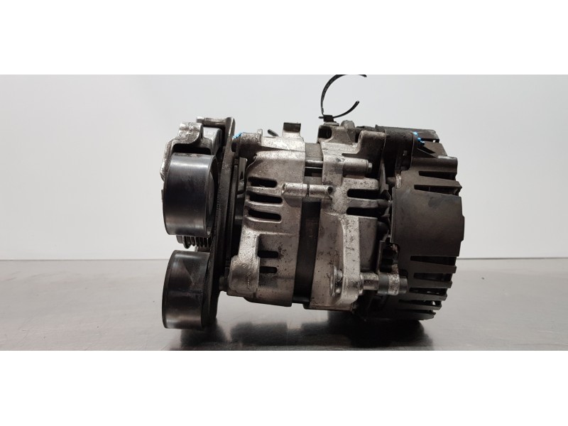 Recambio de alternador para kia ceed sportswagon tech referencia OEM IAM 363002U100  
