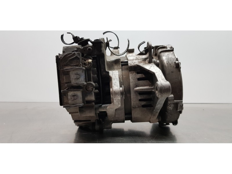 Recambio de alternador para kia ceed sportswagon tech referencia OEM IAM 363002U100  