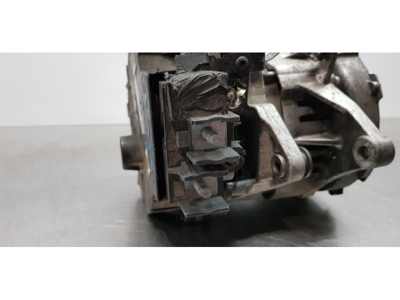 Recambio de alternador para kia ceed sportswagon tech referencia OEM IAM 363002U100  