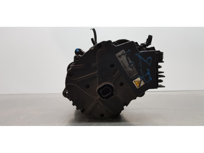 Recambio de alternador para kia ceed sportswagon tech referencia OEM IAM 363002U100  