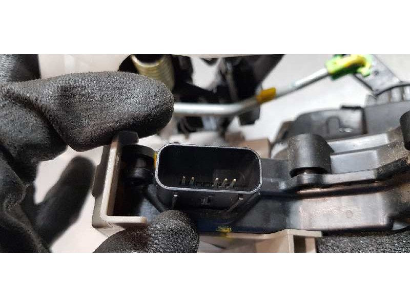 Recambio de cerradura puerta trasera izquierda para kia ceed business referencia OEM IAM 81410J7000 5 PINES 