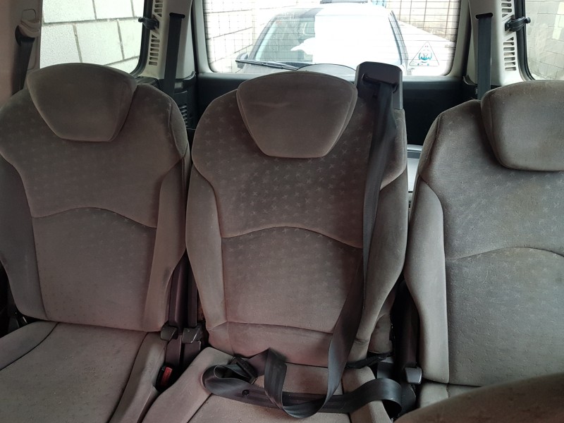 peugeot 807 del año 2003