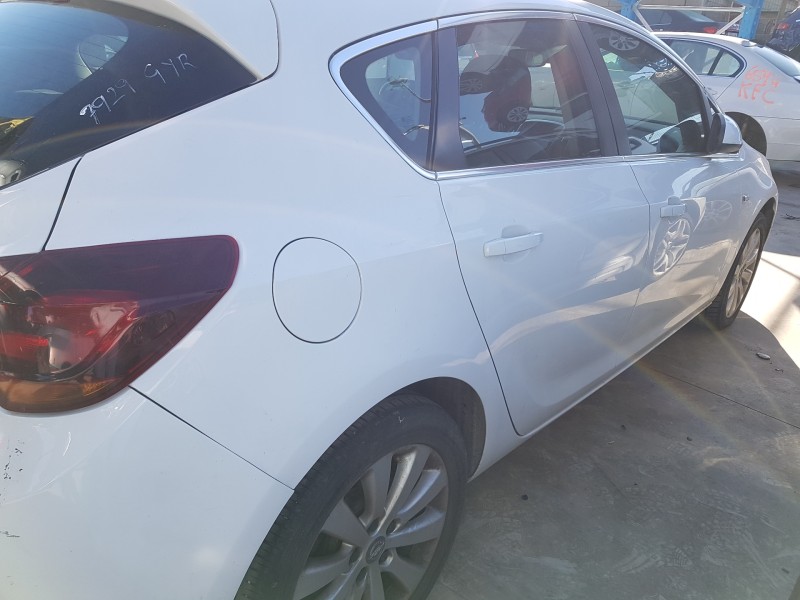 opel astra j lim. del año 2010