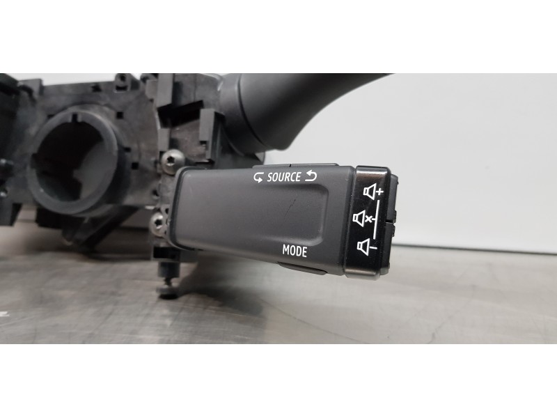Recambio de mando multifuncion para renault trafic furgón l2 referencia OEM IAM 255673302R  