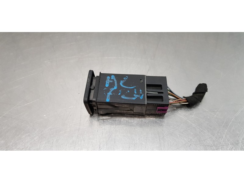 Recambio de warning para volkswagen golf iv berlina (1j1) básico referencia OEM IAM 1J0953235C   Recambio de warning para volkswagen golf iv berlina (1j1) básico referencia OEM IAM 1J0953235C