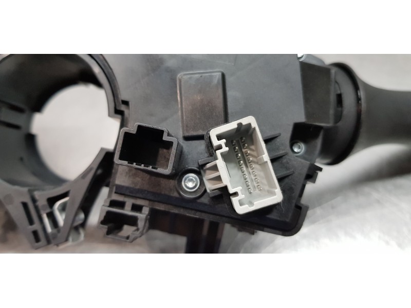 Recambio de mando multifuncion para renault trafic furgón l2 referencia OEM IAM 255673302R  