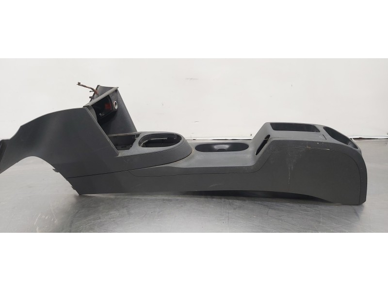 Recambio de apoyabrazos central para volkswagen caddy ka/kb (2c) kombi bluemotion referencia OEM IAM 2K086436371N   Recambio de apoyabrazos central para volkswagen caddy ka/kb (2c) kombi bluemotion referencia OEM IAM 2K086436371N