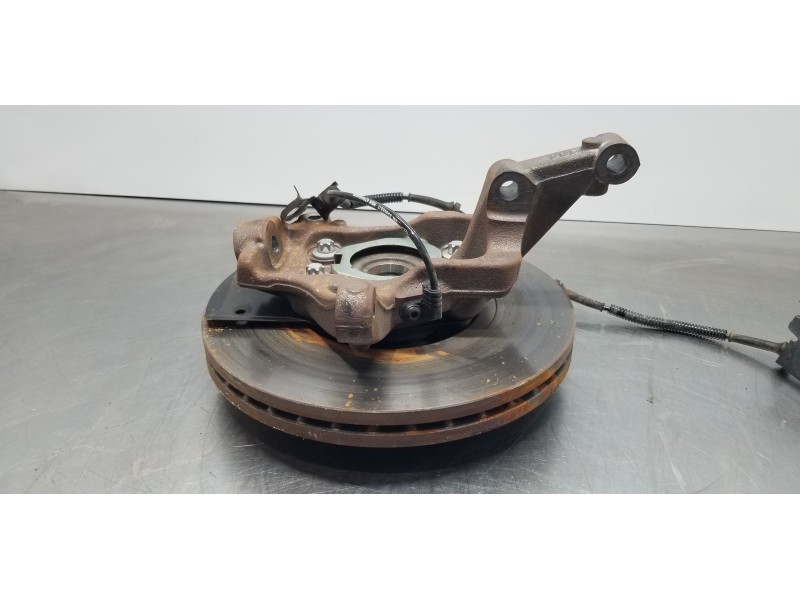 Recambio de mangueta delantera derecha para renault trafic furgón l2 referencia OEM IAM 400144570R  