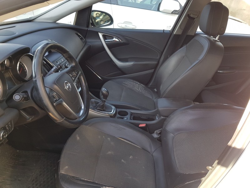 opel astra j lim. del año 2010