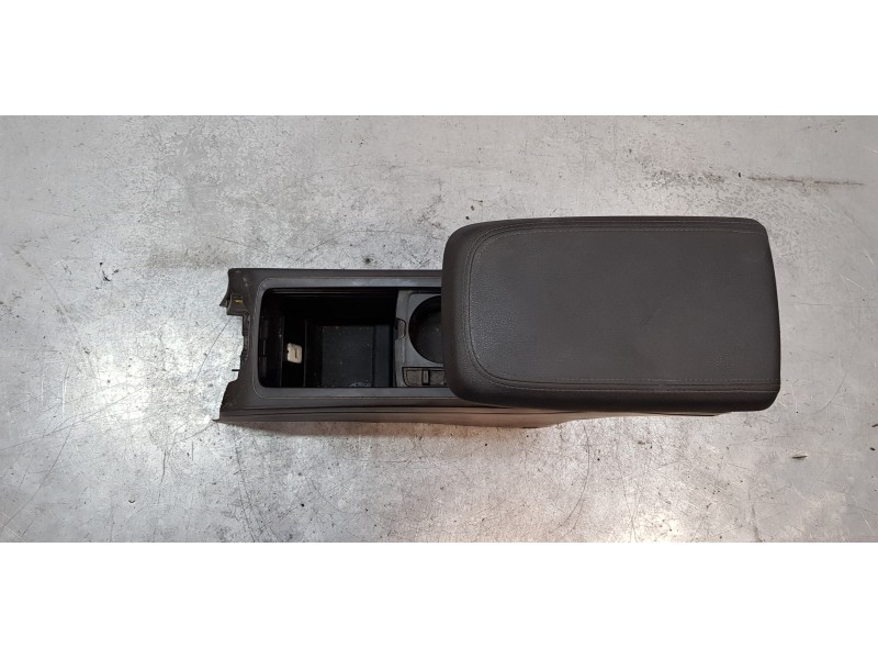 Recambio de apoyabrazos central para chevrolet captiva 2.2 vcdi lt 2wd referencia OEM IAM 42343745   Recambio de apoyabrazos central para chevrolet captiva 2.2 vcdi lt 2wd referencia OEM IAM 42343745