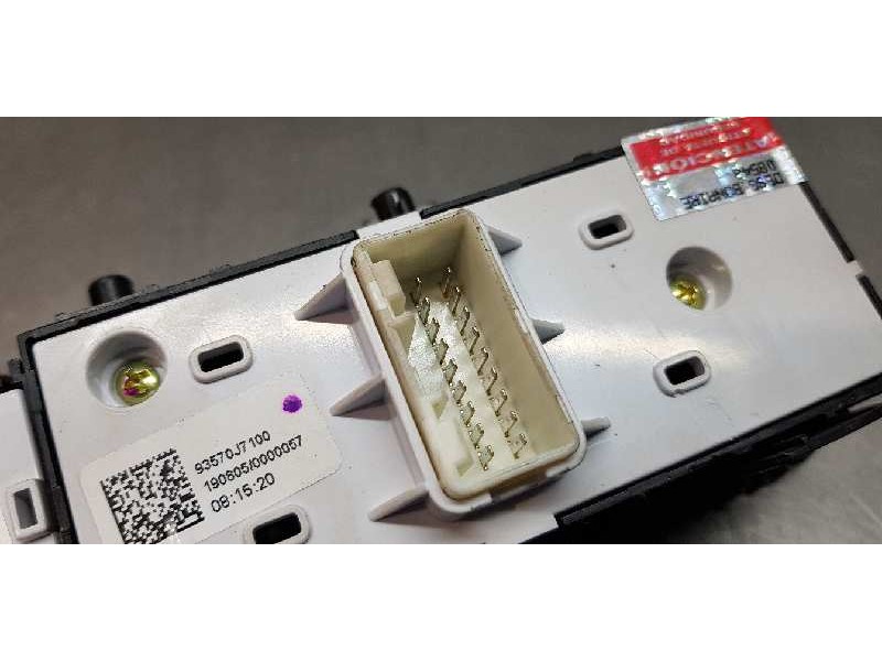 Recambio de mando elevalunas delantero izquierdo para kia ceed business referencia OEM IAM 93571J7100  