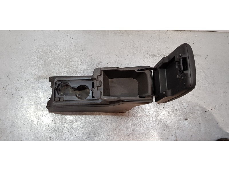 Recambio de apoyabrazos central para chevrolet captiva 2.2 vcdi lt 2wd referencia OEM IAM 42343745   Recambio de apoyabrazos central para chevrolet captiva 2.2 vcdi lt 2wd referencia OEM IAM 42343745
