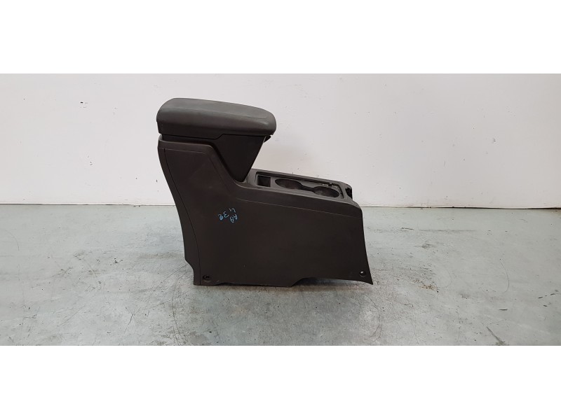 Recambio de apoyabrazos central para chevrolet captiva 2.2 vcdi lt 2wd referencia OEM IAM 42343745   Recambio de apoyabrazos central para chevrolet captiva 2.2 vcdi lt 2wd referencia OEM IAM 42343745