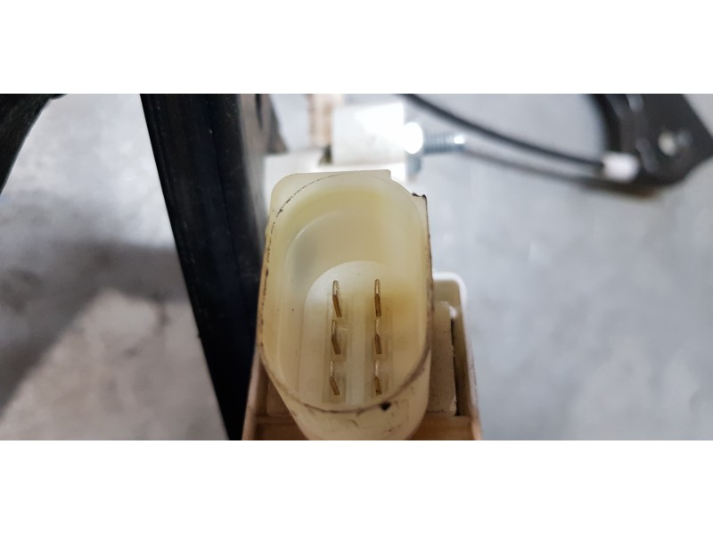 Recambio de elevalunas delantero derecho para bmw serie 3 berlina (e90) 320i referencia OEM IAM 6927028  