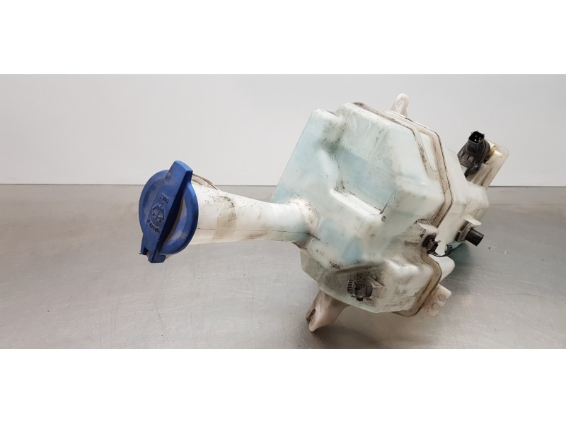 Recambio de deposito limpia para kia ceed sportswagon tech referencia OEM IAM 98610J7000  