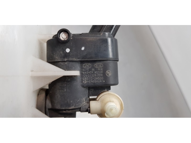 Recambio de deposito limpia para kia ceed sportswagon tech referencia OEM IAM 98610J7000  