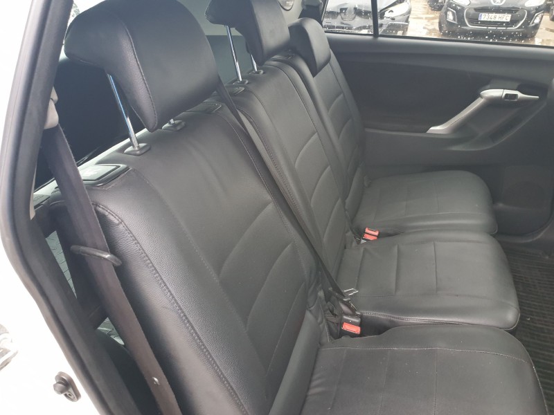 toyota verso del año 2011